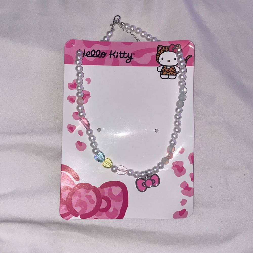 brand new hello kitty necklace
